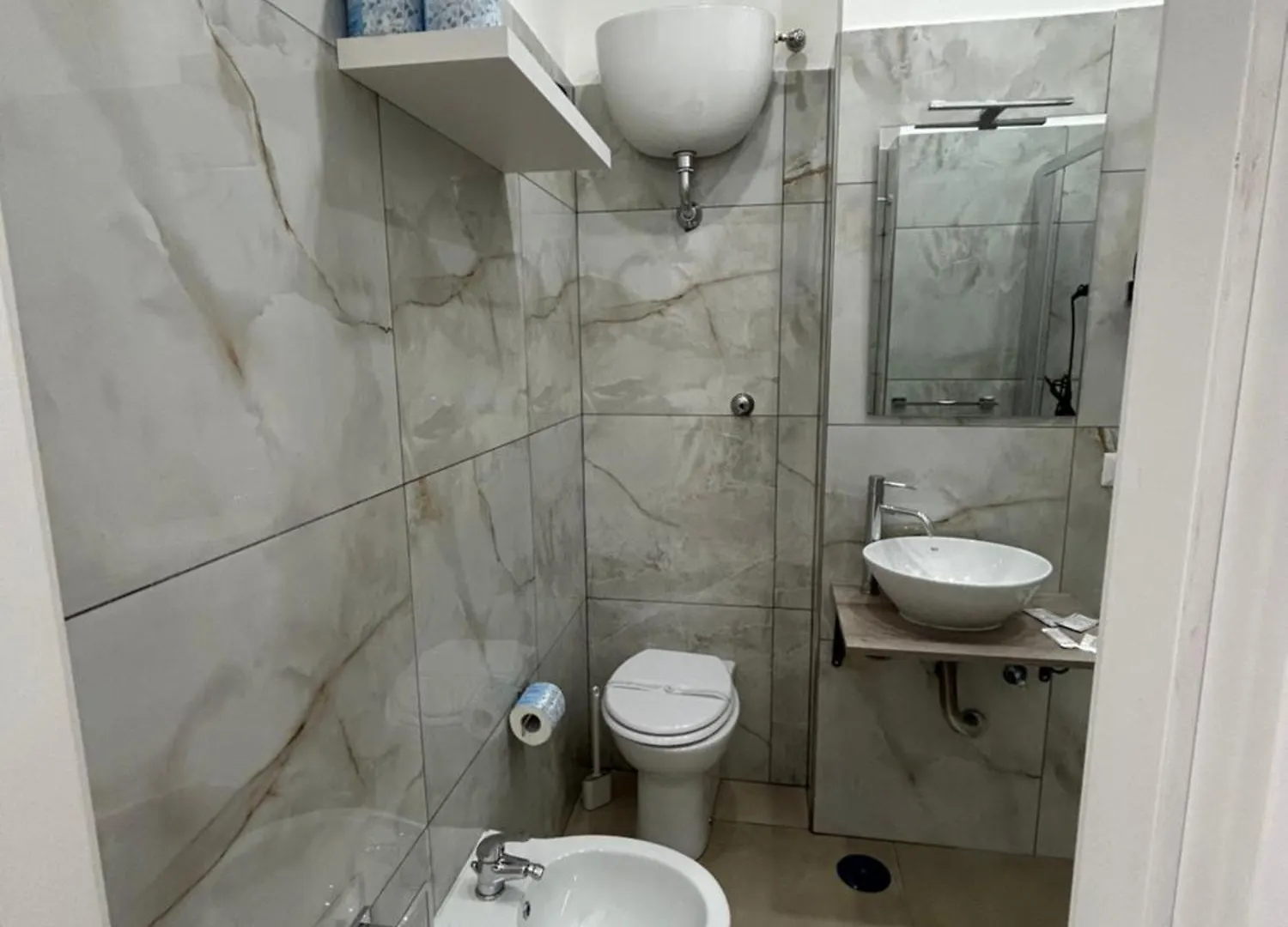 Affittacamere Enjoy Rooms Napoli Italia