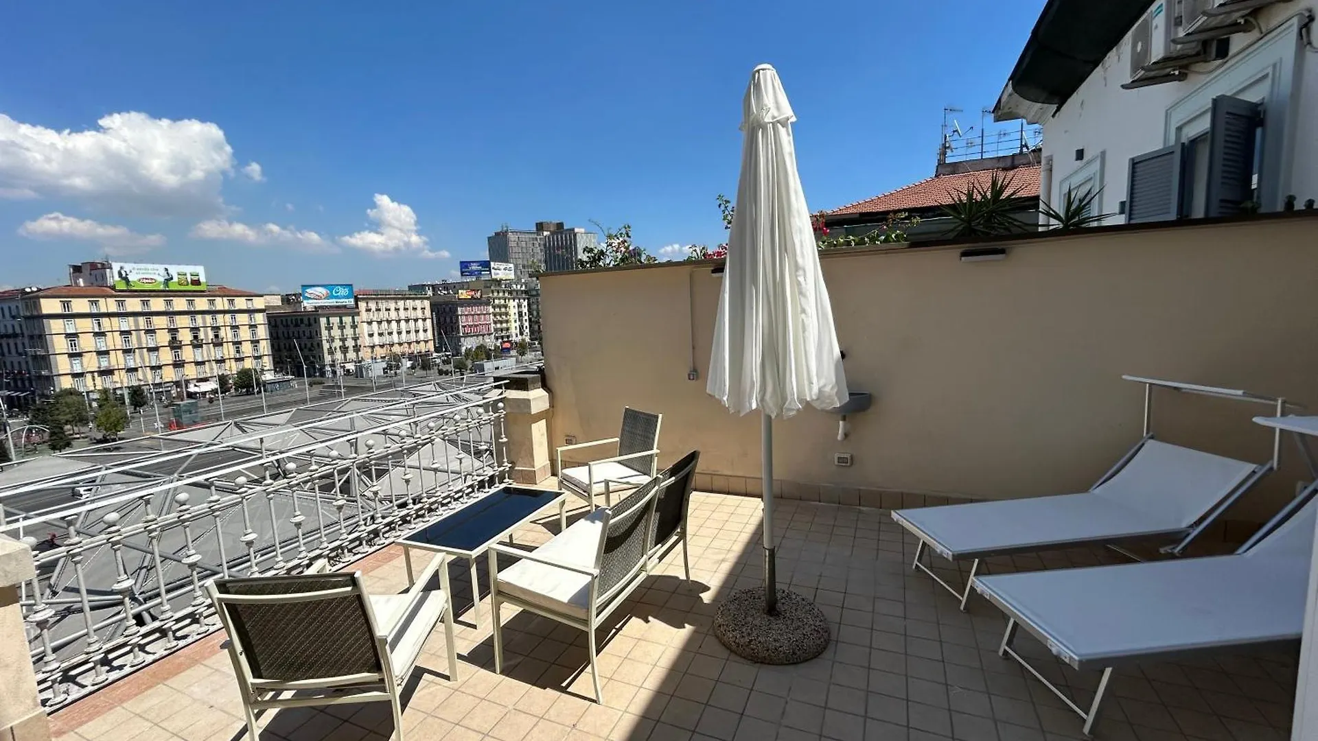 Enjoy Rooms Napoli Italia