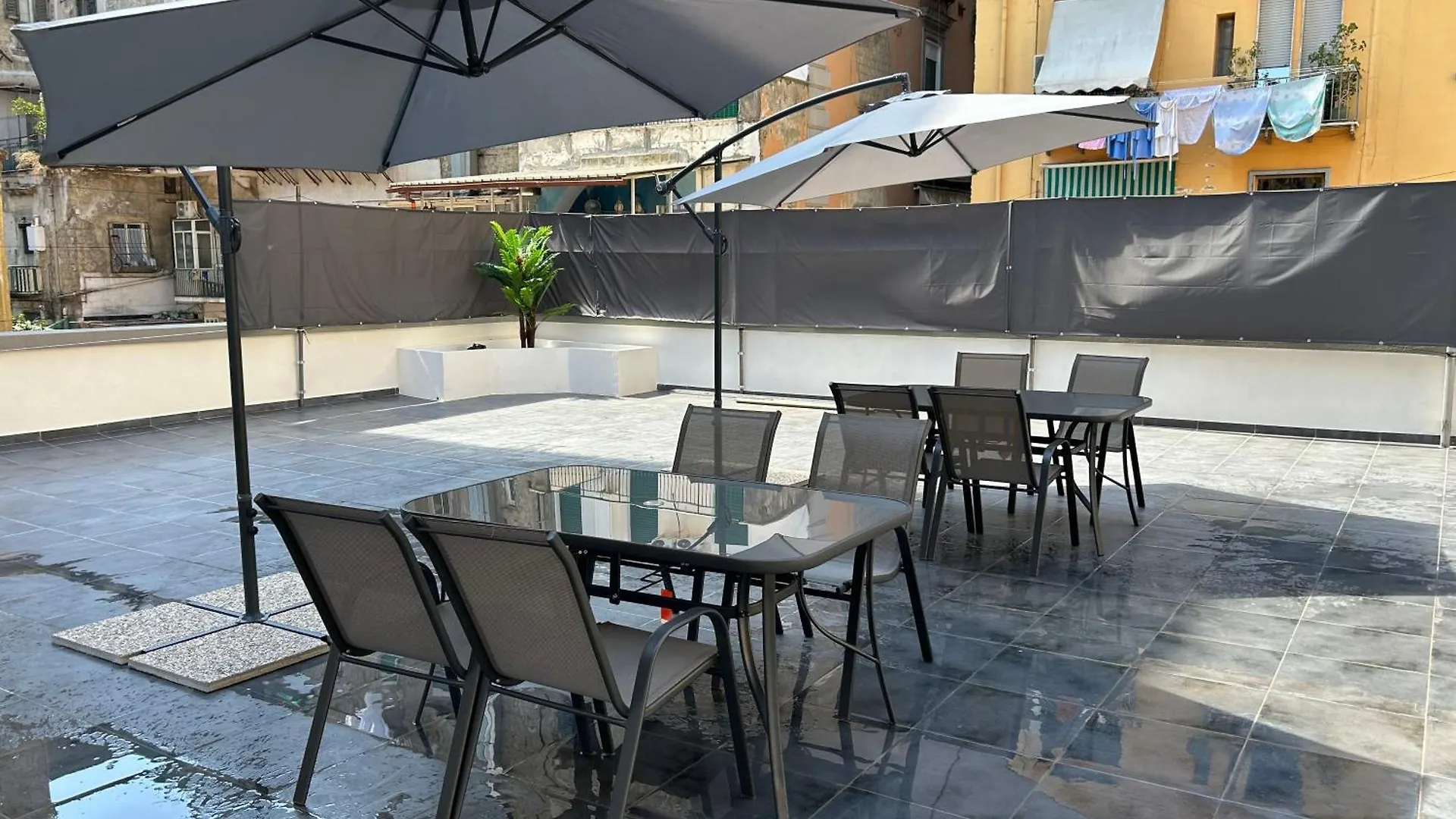 Enjoy Rooms Naples 0*,
